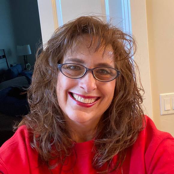 Poshmark profile picture for @racquetball